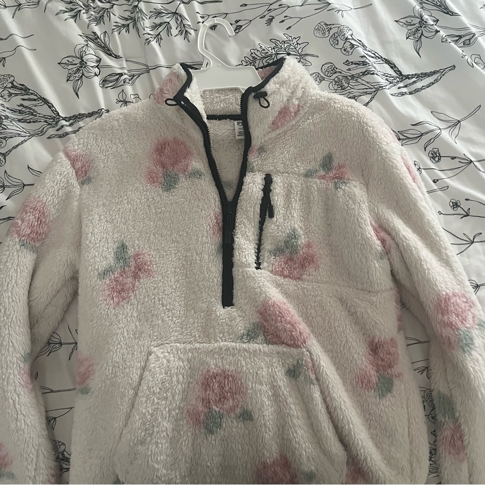 White floral pink pull over